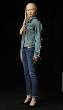 Load image into Gallery viewer, Exclusive women prêt-à-porter Jeans MAISON ILLURE Milano Tokyo