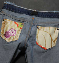 Load image into Gallery viewer, Exclusive women prêt-à-porter Jeans MAISON ILLURE Milano Tokyo