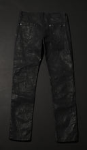 Load image into Gallery viewer, Yin and Yang Black series Exclusive prêt-à-porter Men Jeans MAISON ILLURE Milano Tokyo