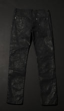 Load image into Gallery viewer, Yin and Yang Black series Exclusive prêt-à-porter Men Jeans MAISON ILLURE Milano Tokyo

